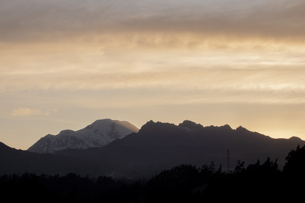 ATARDECER DORADO ECUADOR 2022